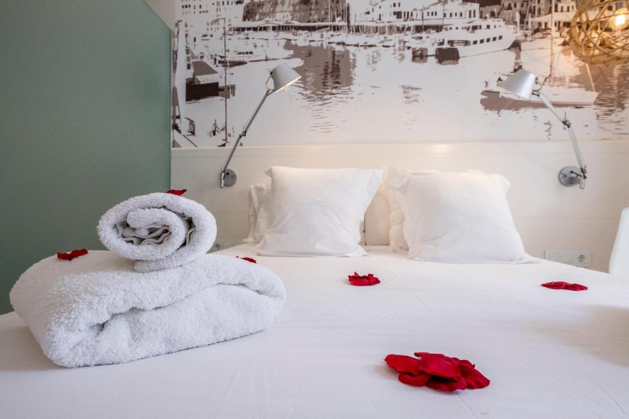 Hotel Abril 37 Ciutadella  Buitenkant foto